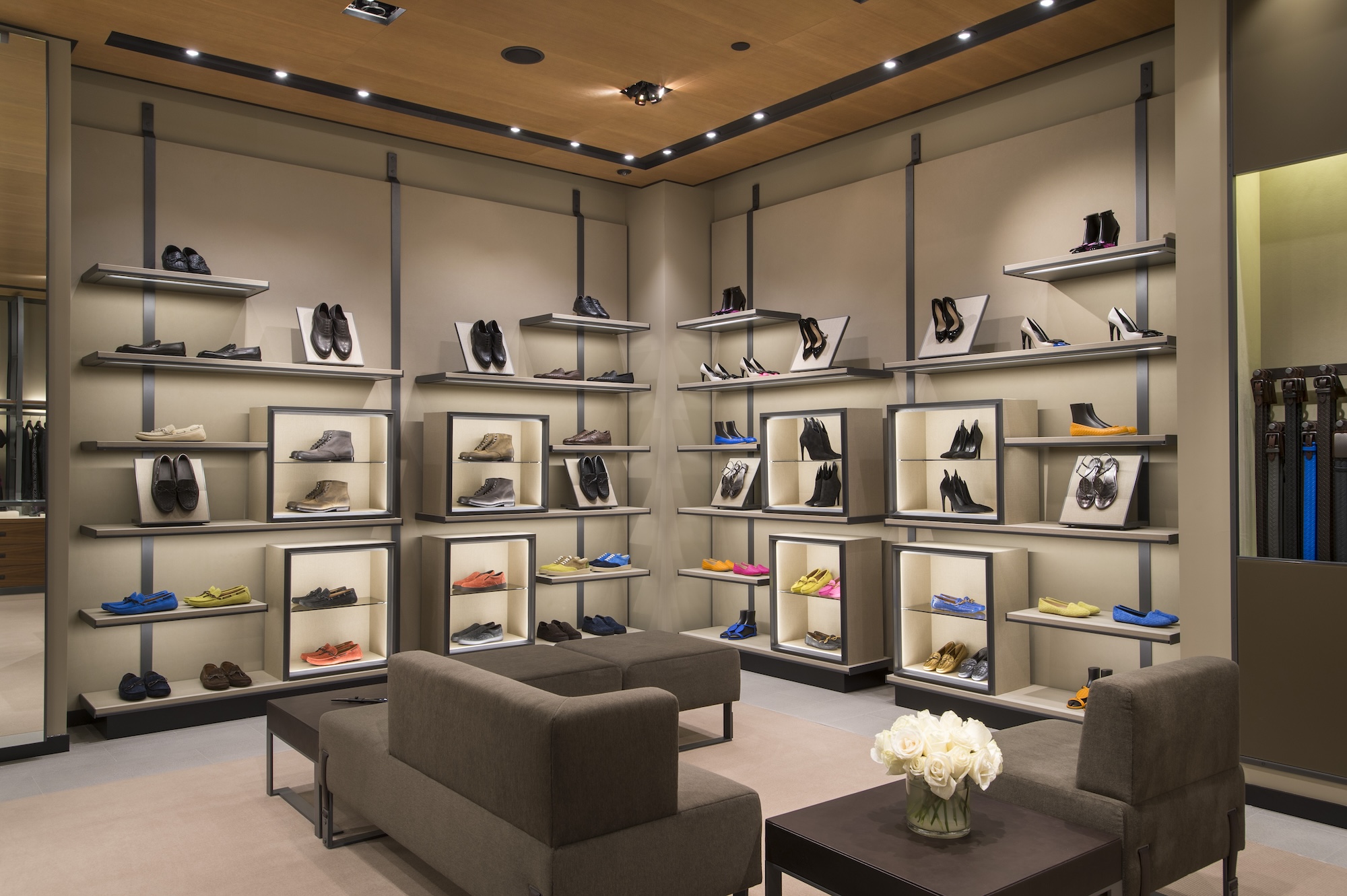 Show Display Retail Interior Design Pen110 Studio