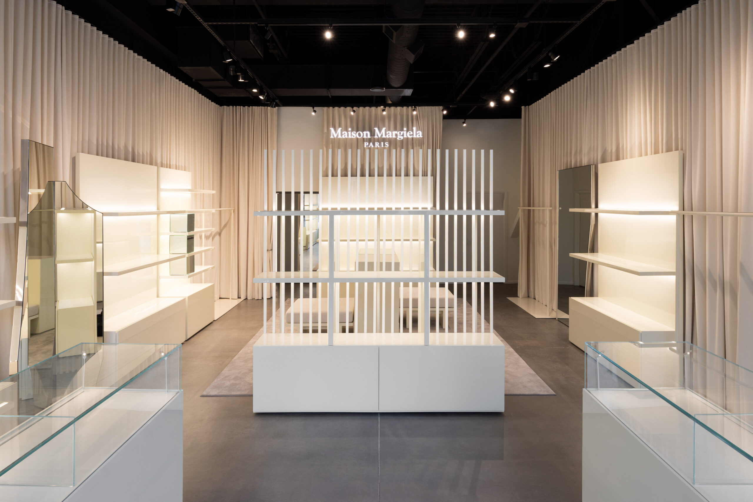 Retail Design Space Maison Margiela Woodbury Commons Outlet Pen110 Studio (3)