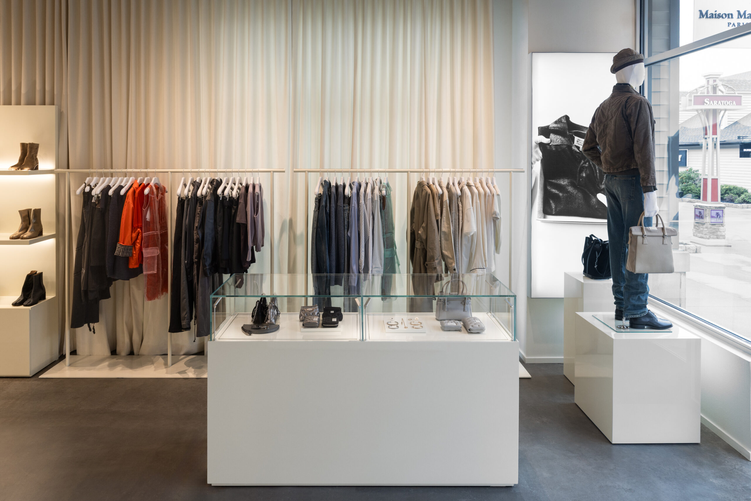 Retail Design Space Maison Margiela Woodbury Commons Outlet Pen110 Studio (5)