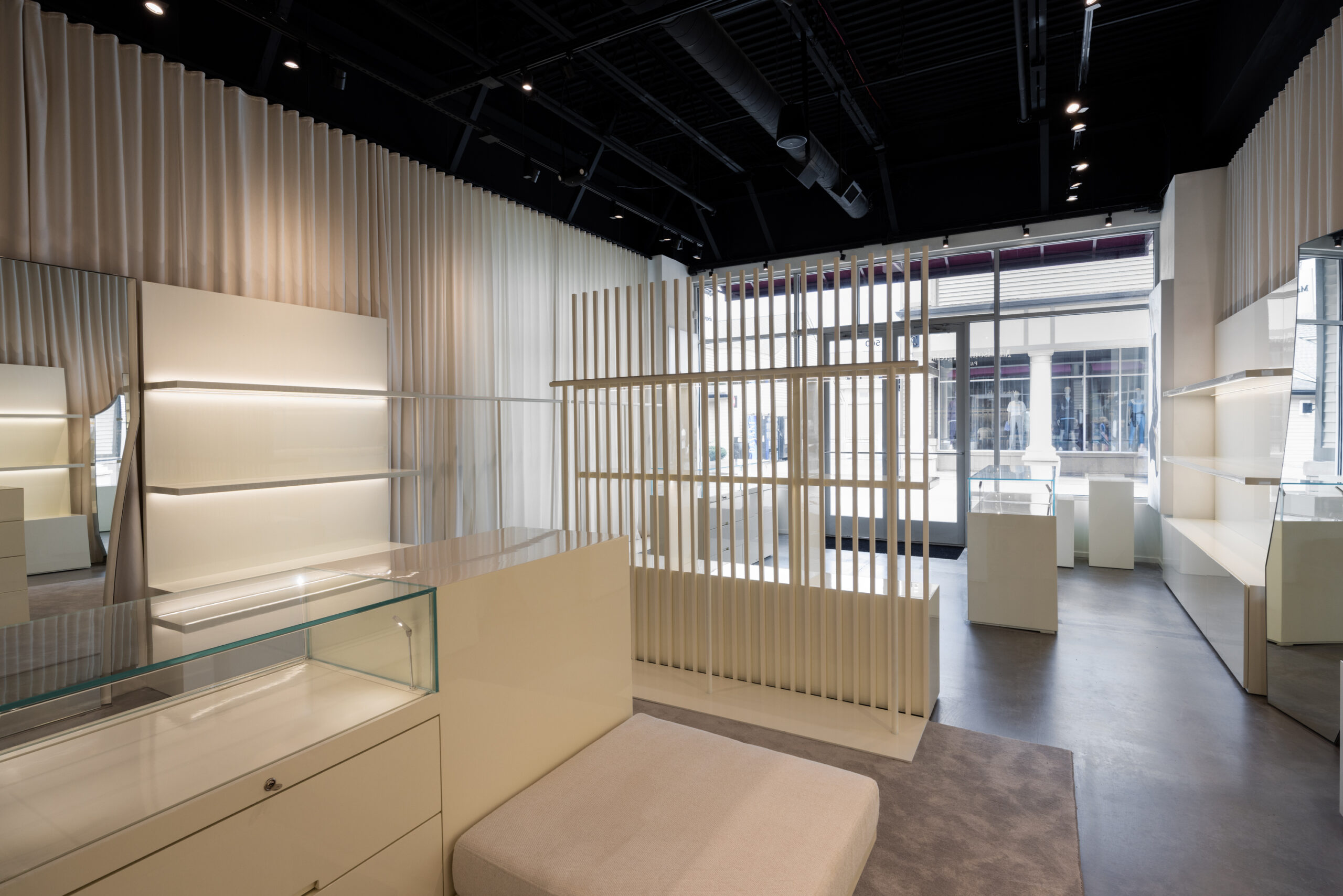 Retail Design Space Maison Margiela Woodbury Commons Outlet Pen110 Studio (6)