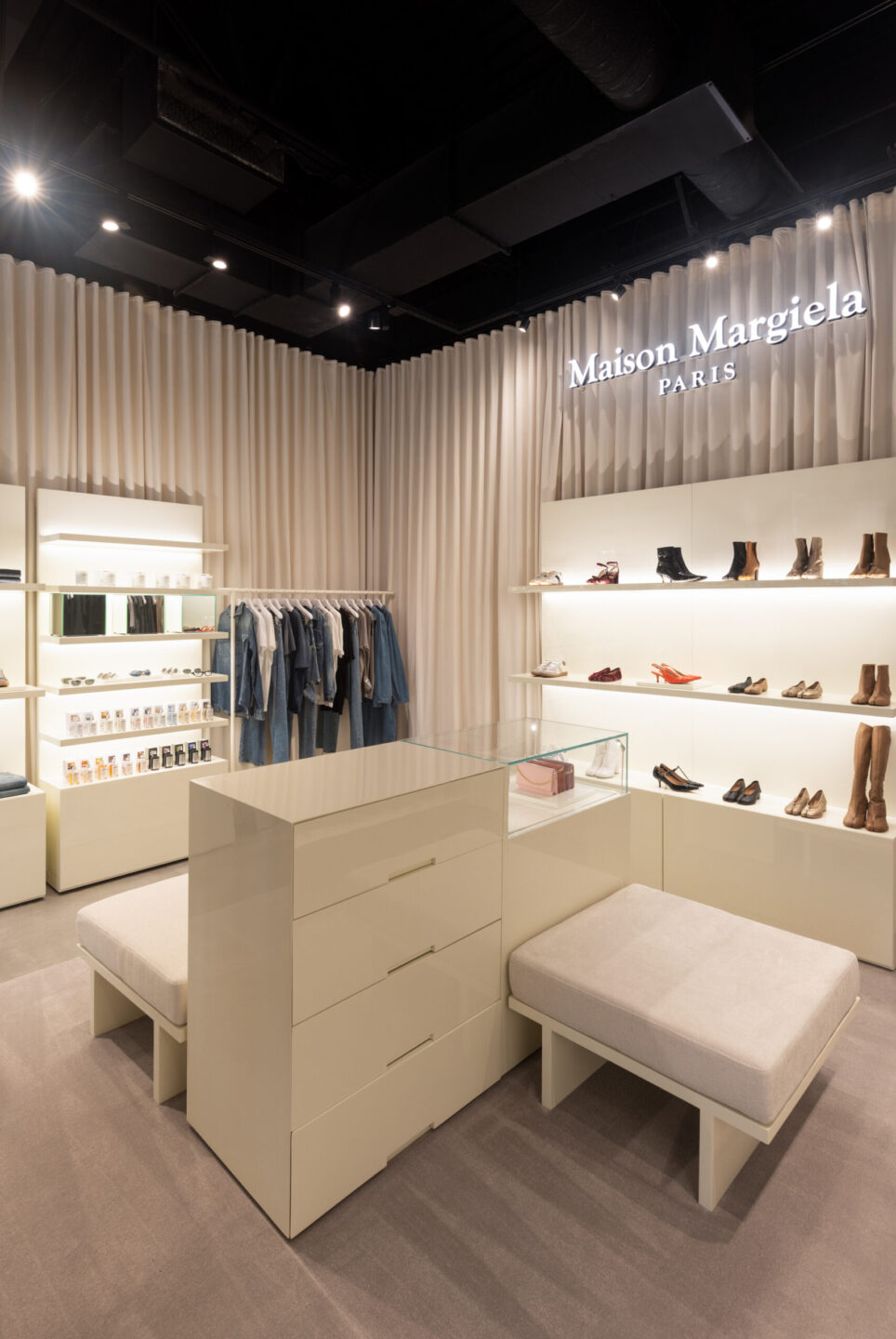 Retail Design Space Maison Margiela Woodbury Commons Outlet Pen110 Studio (7)
