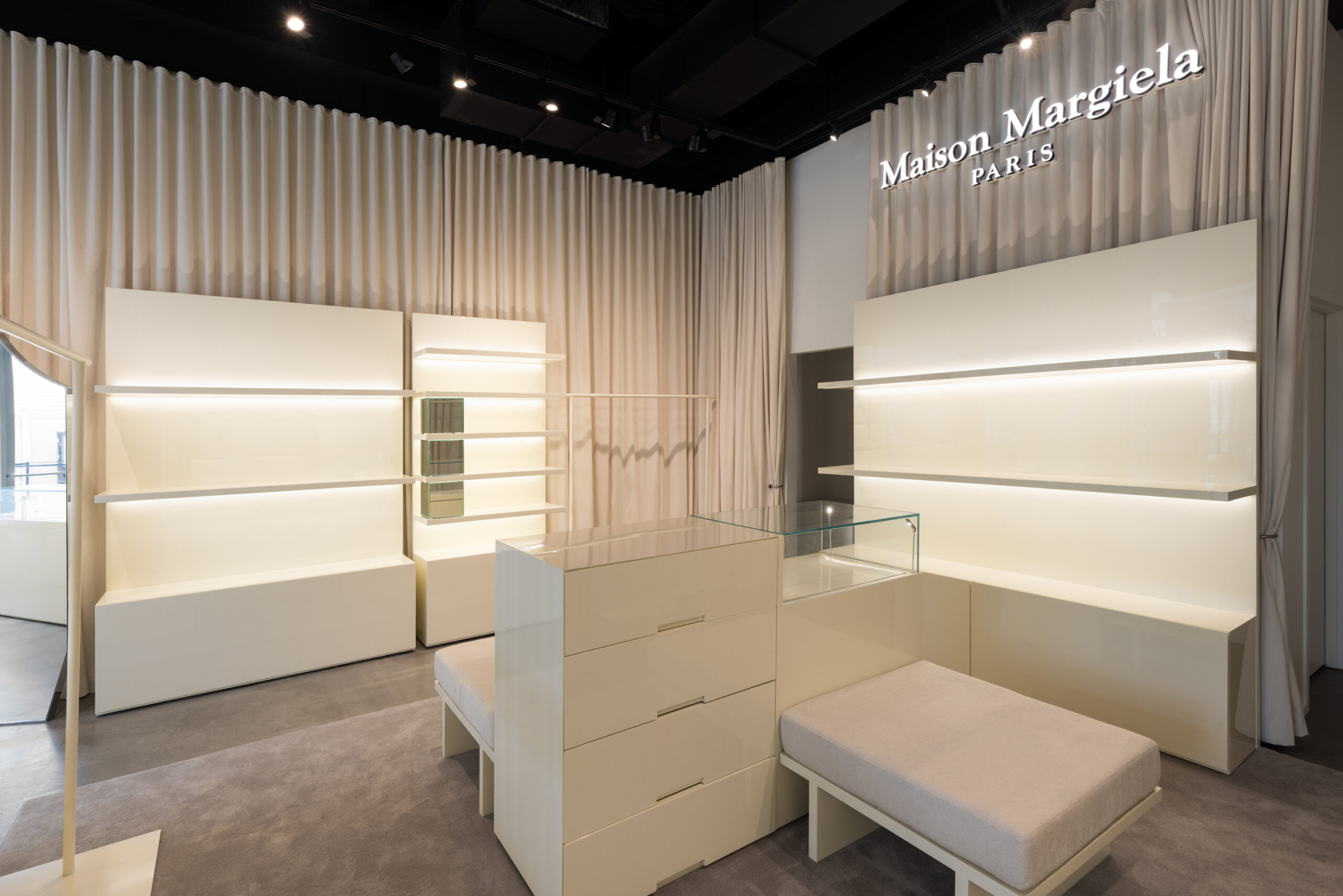 Retail Design Space Maison Margiela Woodbury Commons Outlet Pen110 Studio (8)